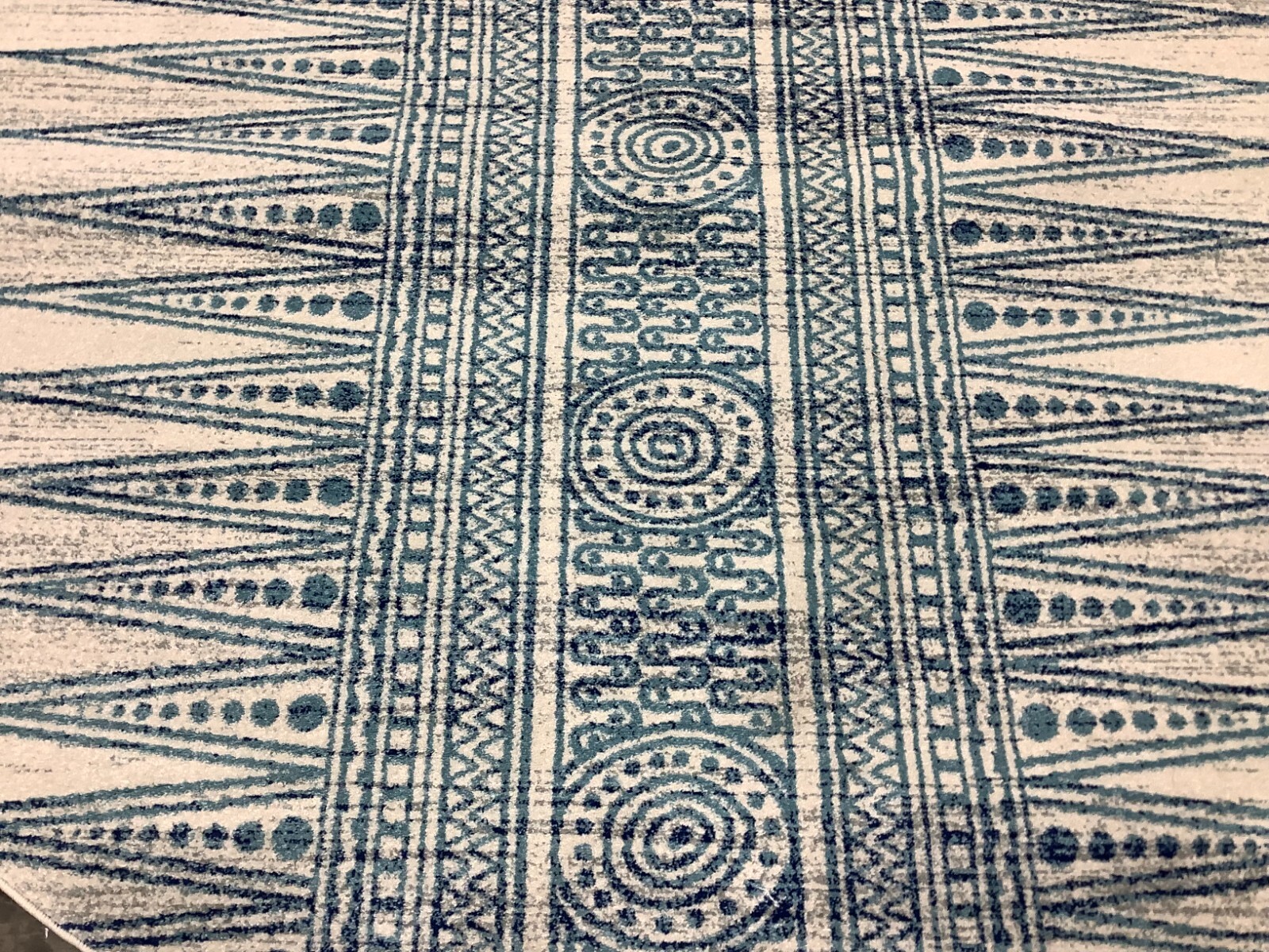 IVORY / TURQUOISE 6′-7″ x 6′-7″ Flaw in Rug, Reduced Price 1172679839 EVK226T-7R