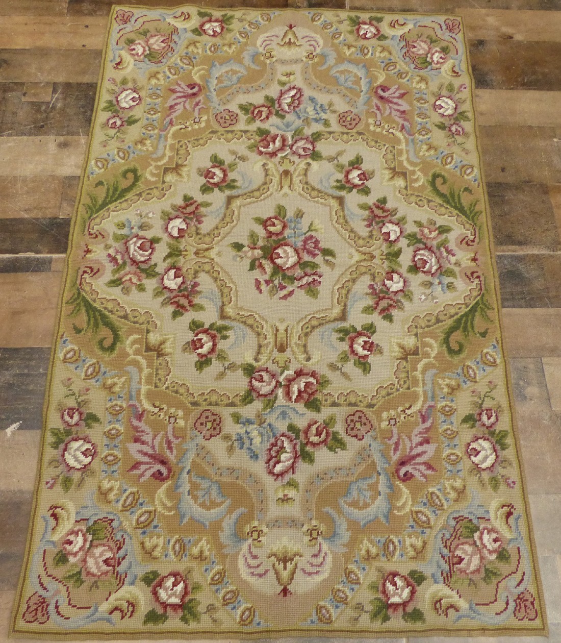 2’6″x4′ New French Aubusson Design Chic hand knotted wool Needlepoint area rug