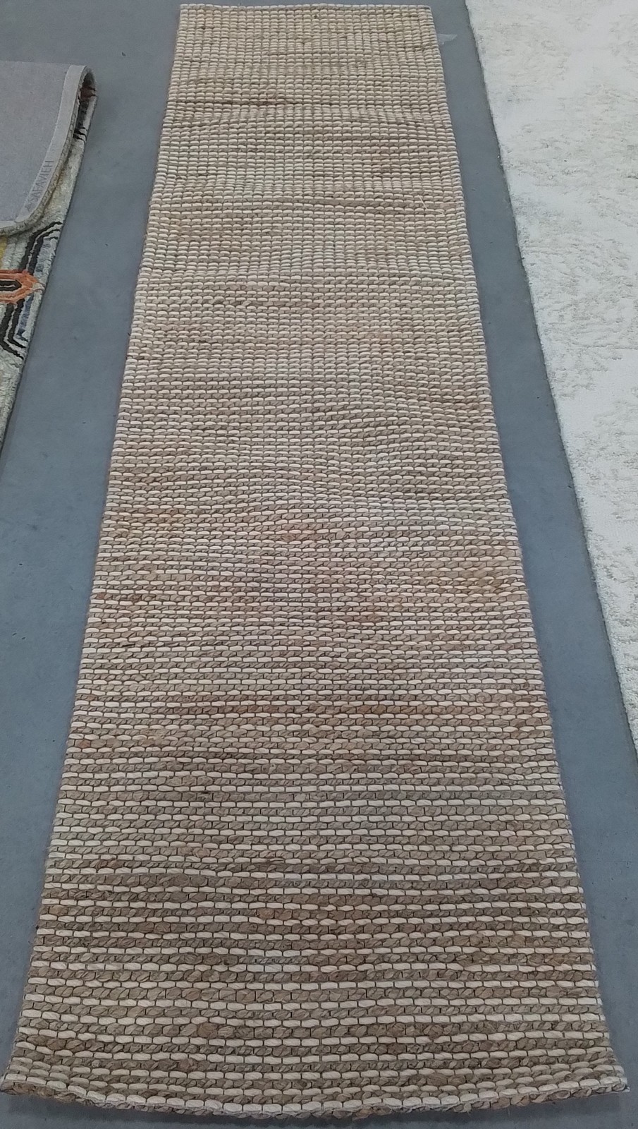 NATURAL / BEIGE 2′-3″ x 9′-0″ Back Stain Rug Reduced Price 1172797346 NFB553B-29