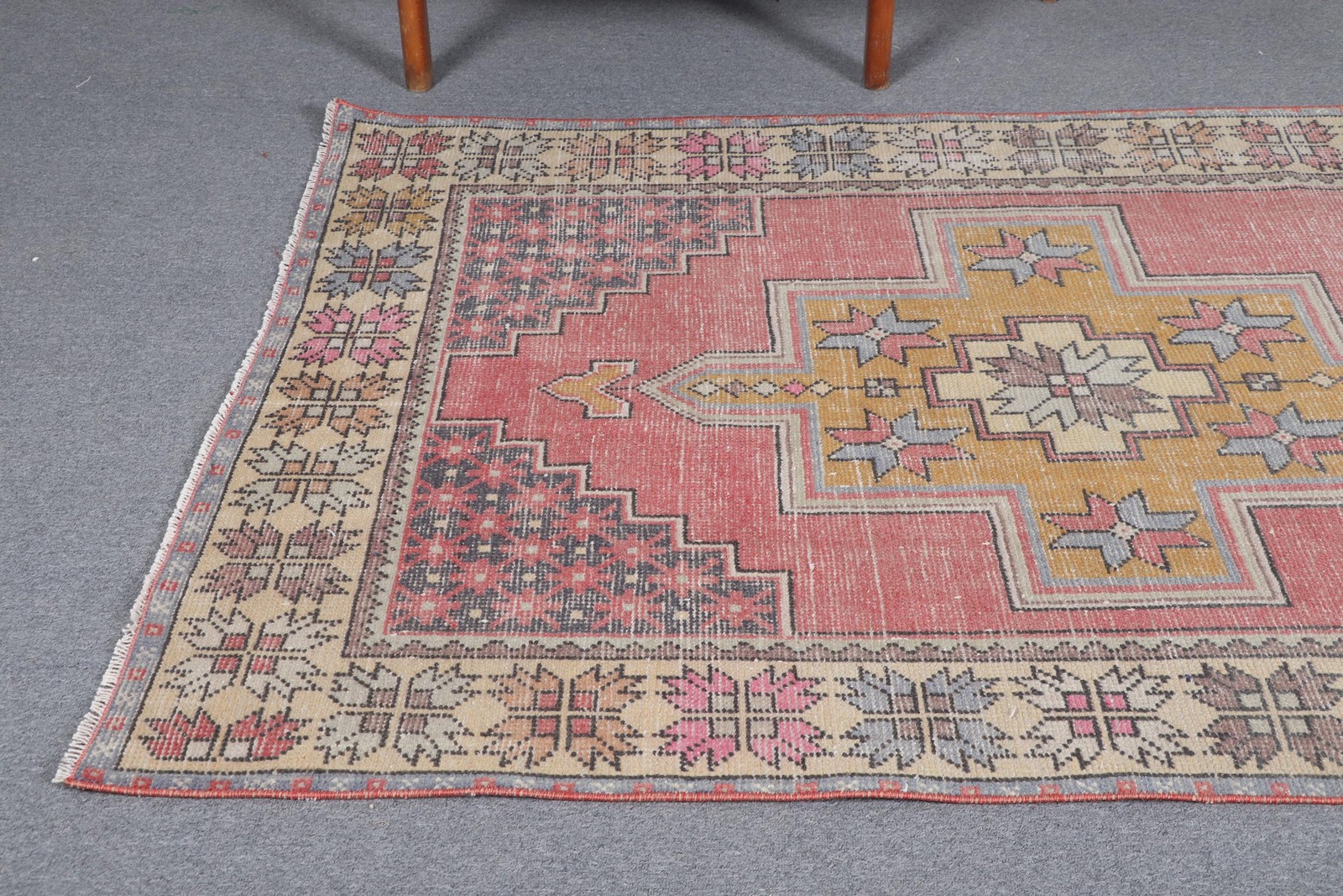 Vintage Turkish Rug Rug 4×8,5 ft (123×260 cm), Red Floral Wool Rug