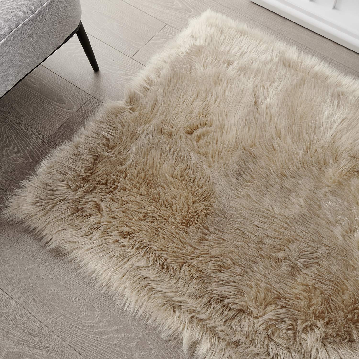 SERISSA Soft Faux Sheepskin Fur Area Rug Beige Fluffy Rug Plush Chair Cover Seat