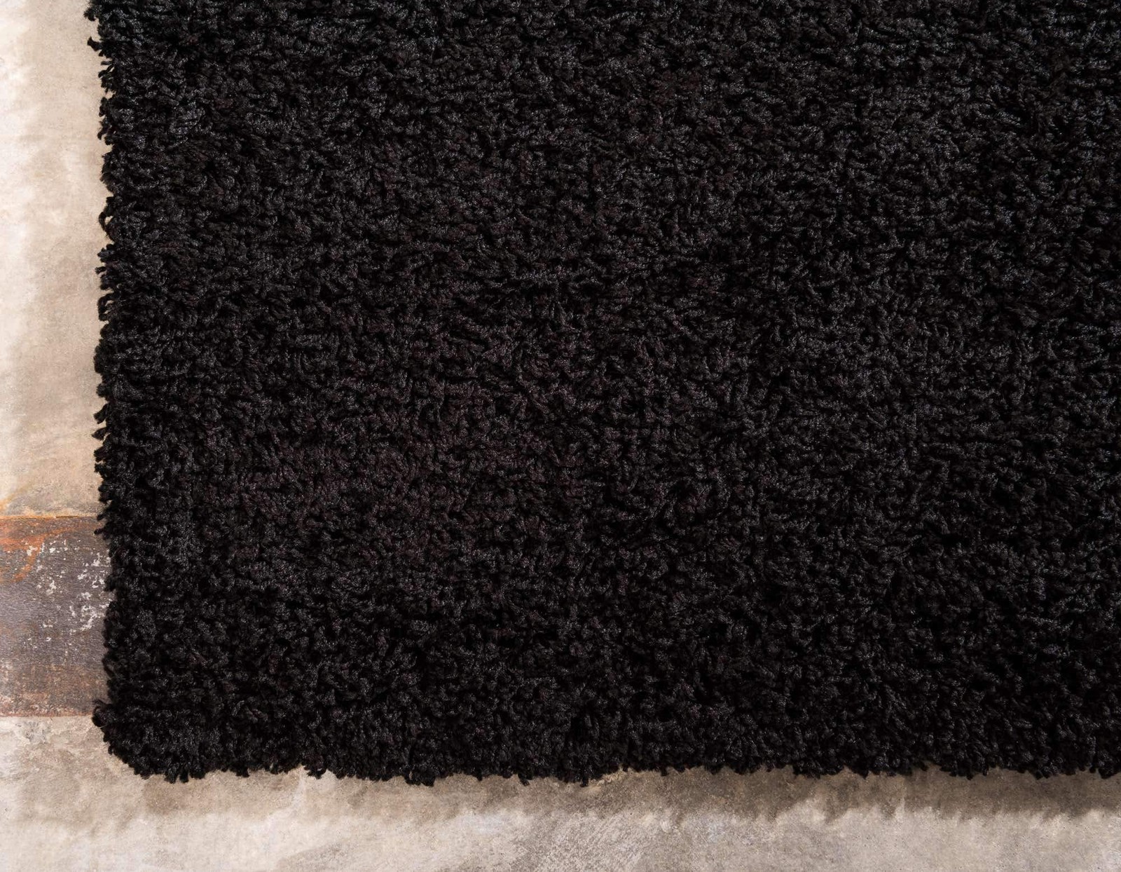 Solid Shag Collection Area Rug (5′ 1″ x 8′ Rectangle, Jet Black)