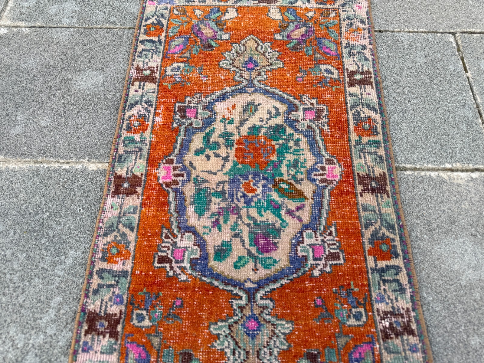 Vintage Turkish Oushak Rug – 1.5 x 3.2 ft Terracotta Orange Floral Accent Mat