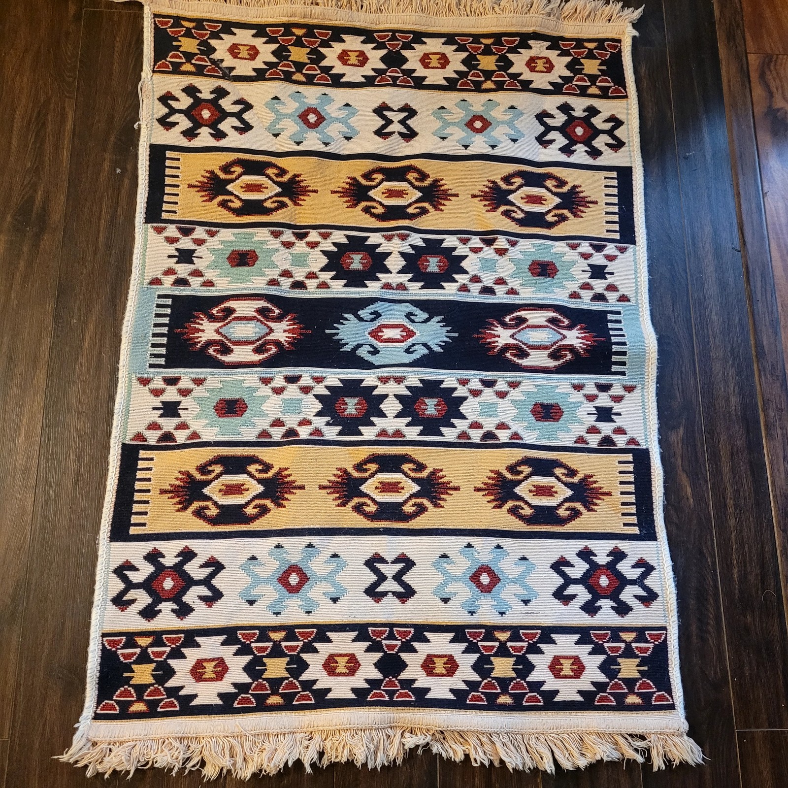 Woven Kilim Rug 2’6″ x 3’6″