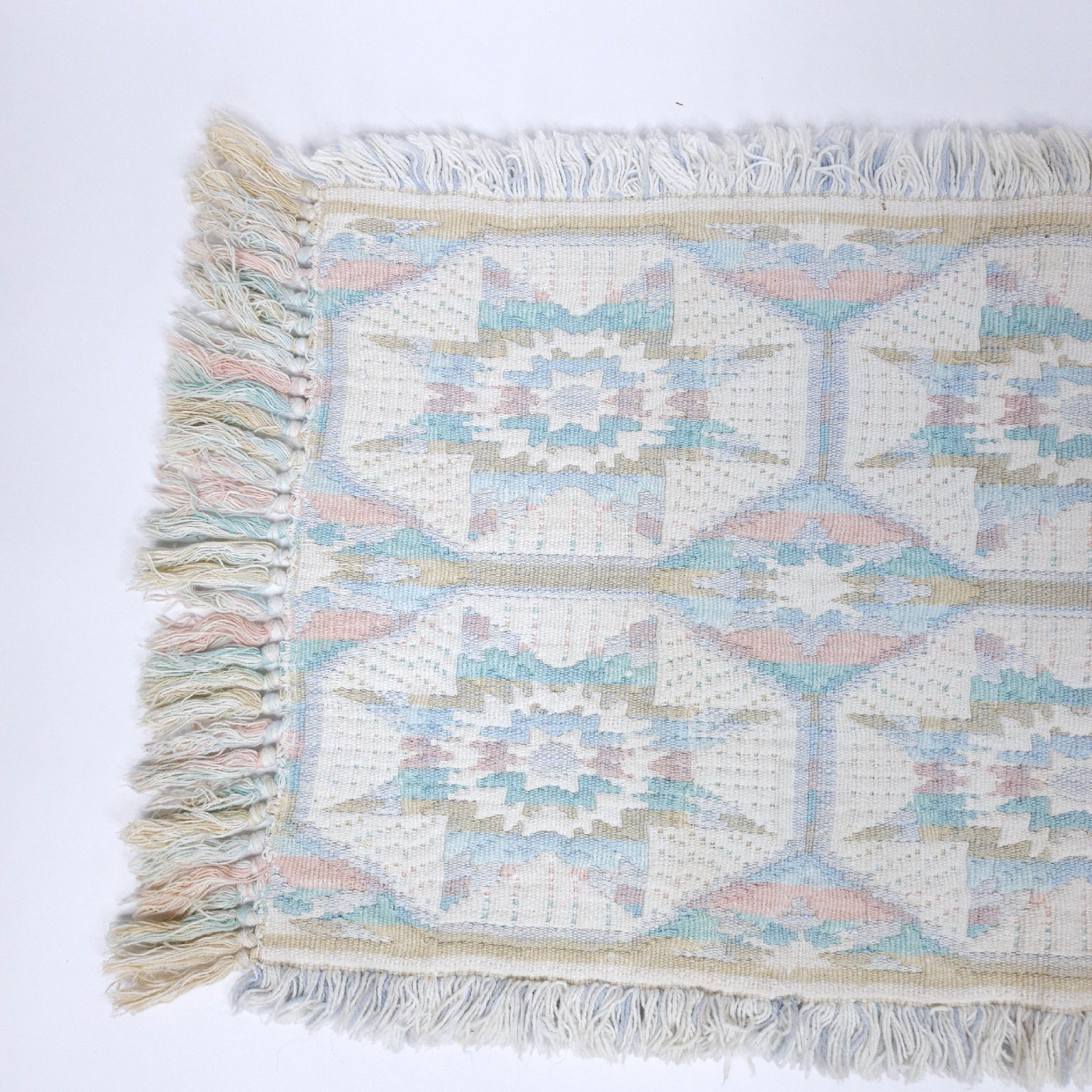 Hand Woven Southwestern Boho Rug Star Geometric Fringe Multicolor Pastel Cotton