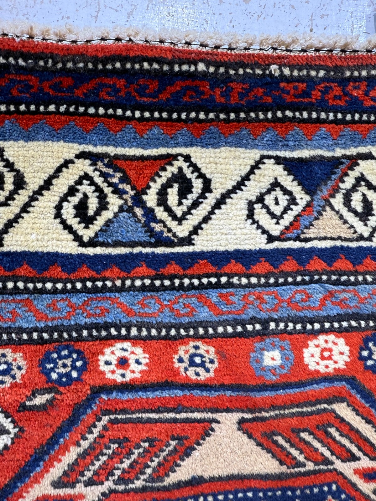 Vintage Fabulous Hand Knotted Azerbaijan Wool Rug Carpet Floor Covering 142x86Cm