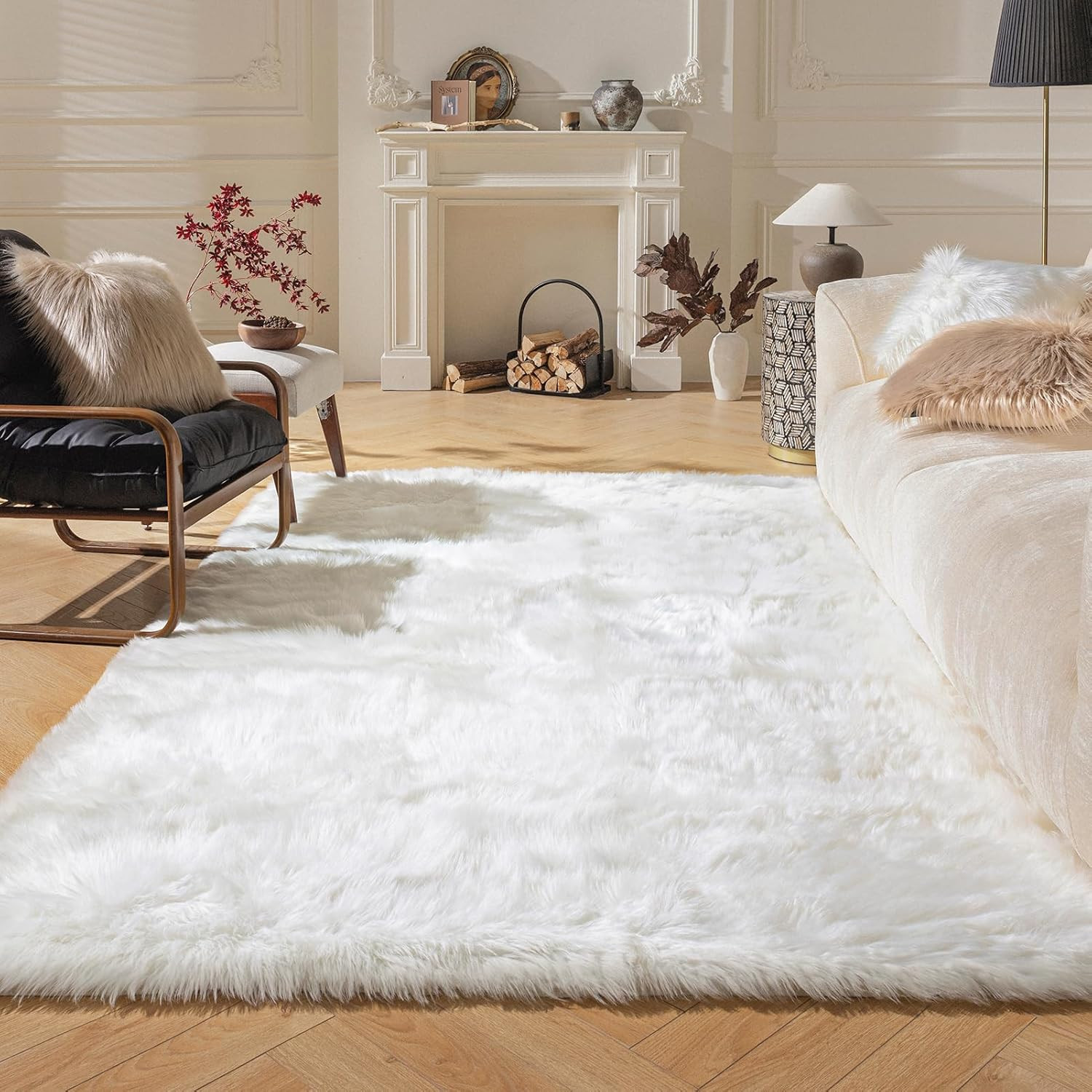 Ultra Soft White Faux Fur Rug – 4×4 Feet Shaggy Area Rug for Kids & Living Room