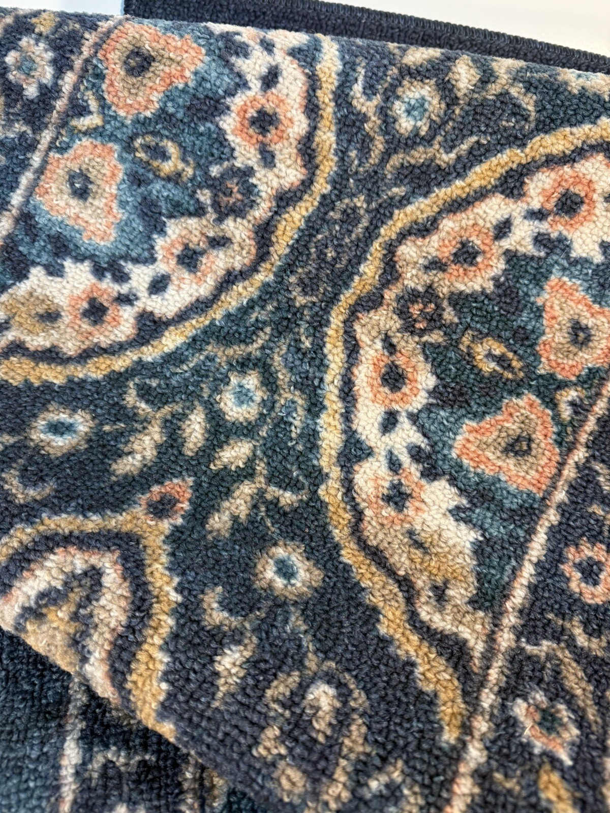 Mainstays Medallion Indoor Runner Accent Rug, Blue, 20″x60″