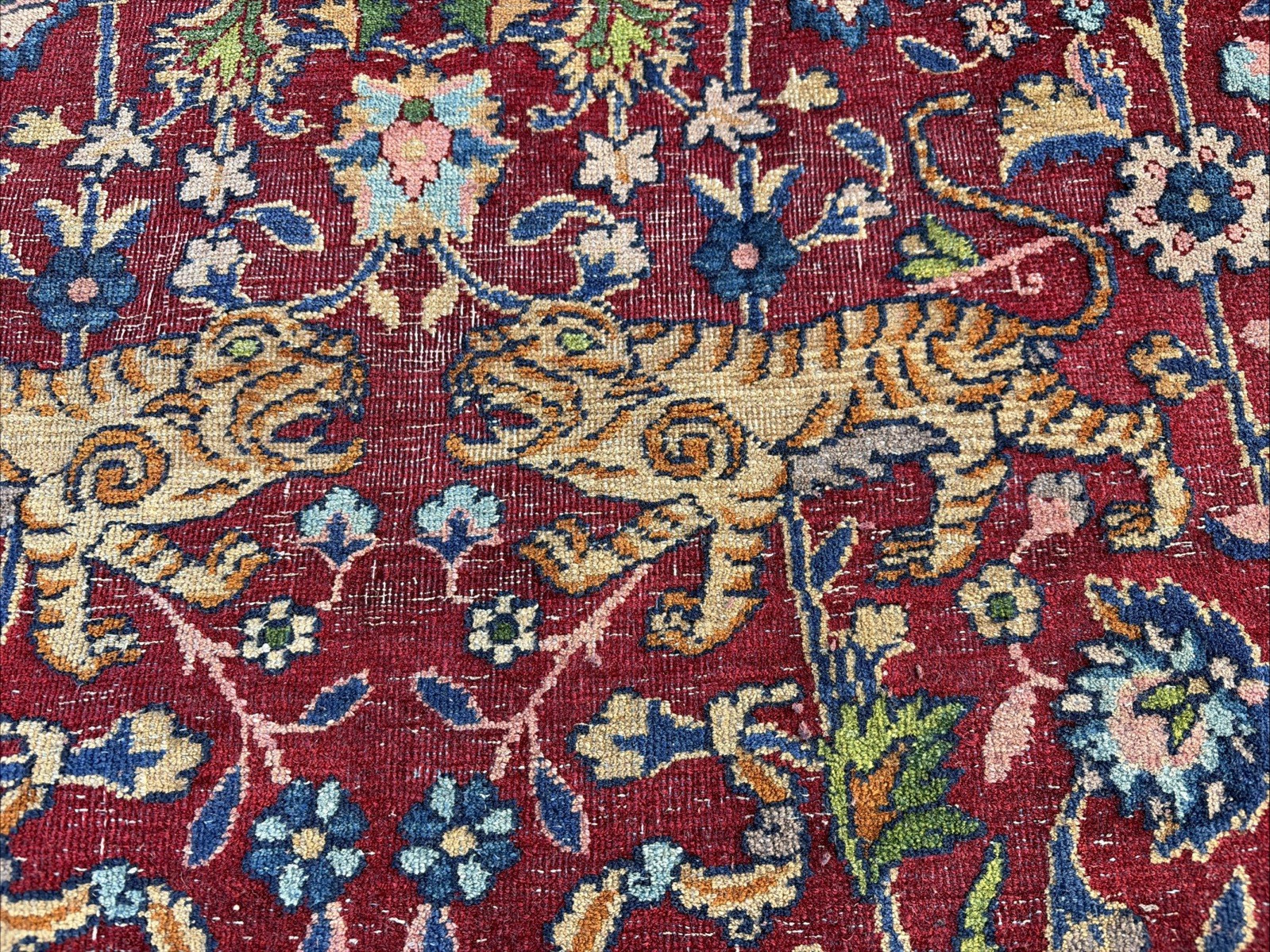 Auth: Antique Lavar Rug Spiral Tendril Classical Era Masterpiece 10×19