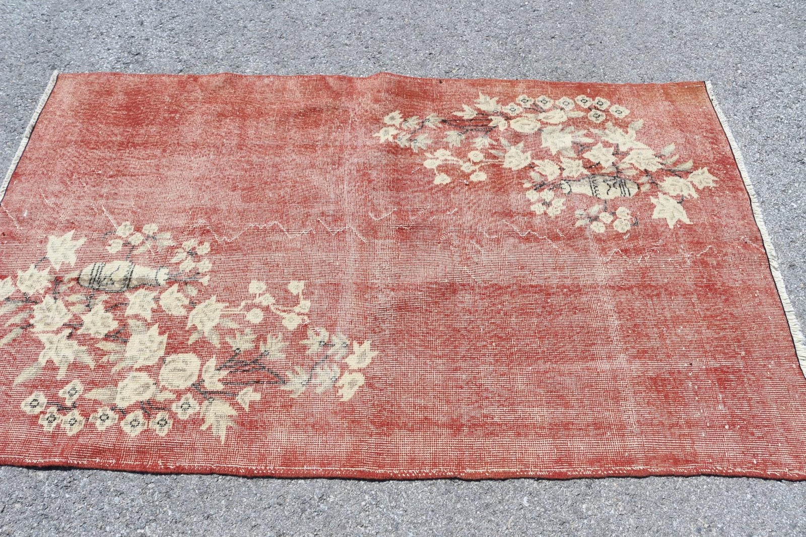 Vintage Turkish Area Rug 3,9×6,3 ft (118×193 cm), Red Animal Print Rug