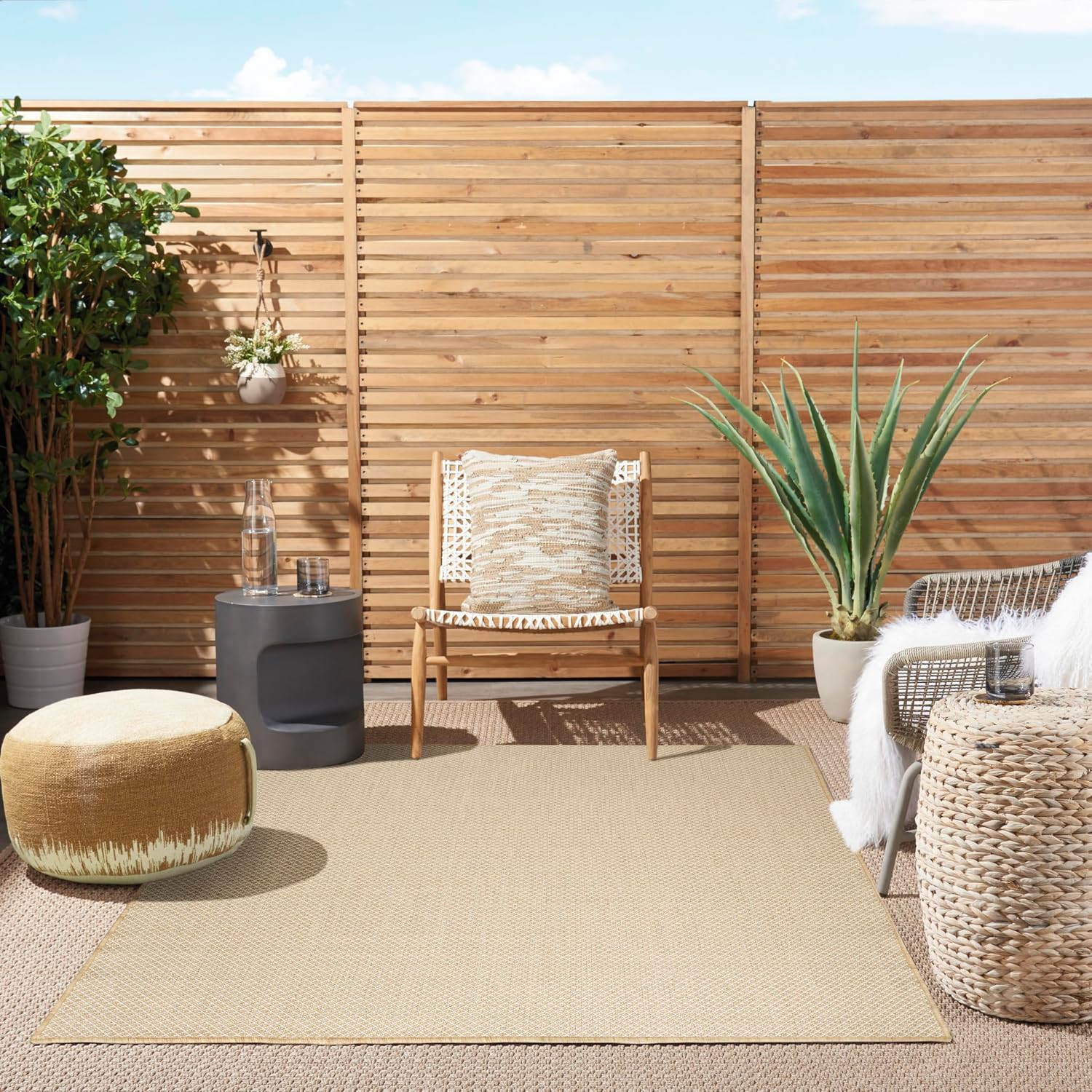 Home Courtyard Jute Ivory 4′ X 6′ Area Rug – Easy Clean – Non Shedding