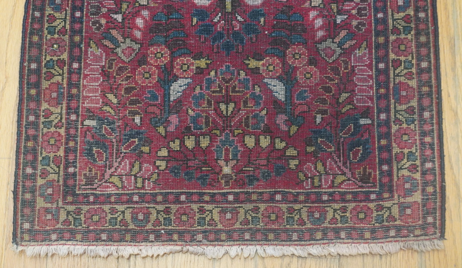2′ x 2’7″ Antique Hand Knotted Saroukk Wool Red Floral Rug
