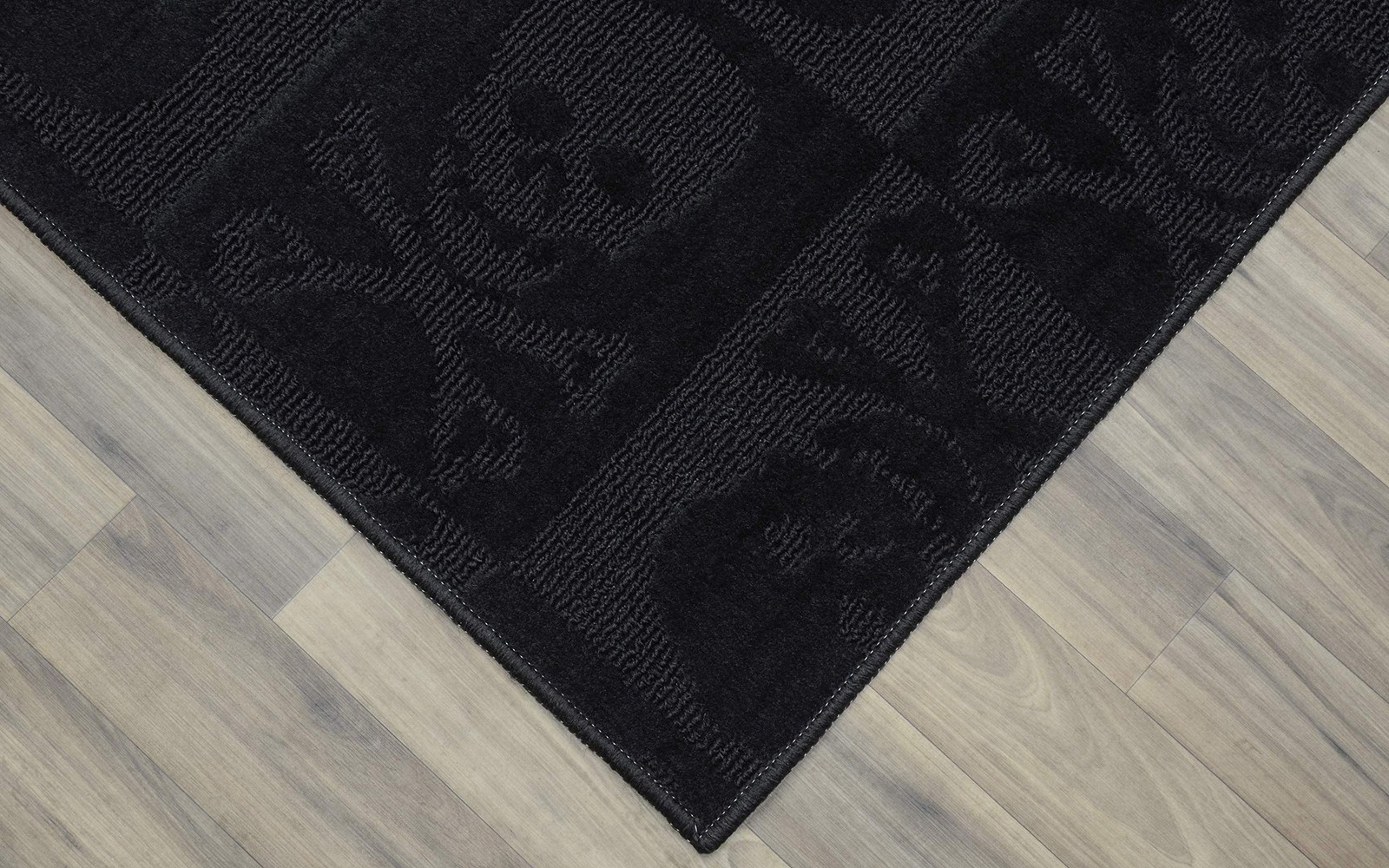 Garland Rug Skulls 7 Ft. 6 In. X 9 Ft. 6 In. Large Area Rug Black Cl14