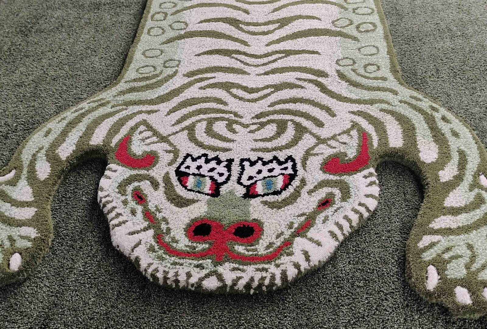Tibetan Tiger Rugs 3×5 Feet Handmade 100% Woolen Hand Tufted For Home Decoration