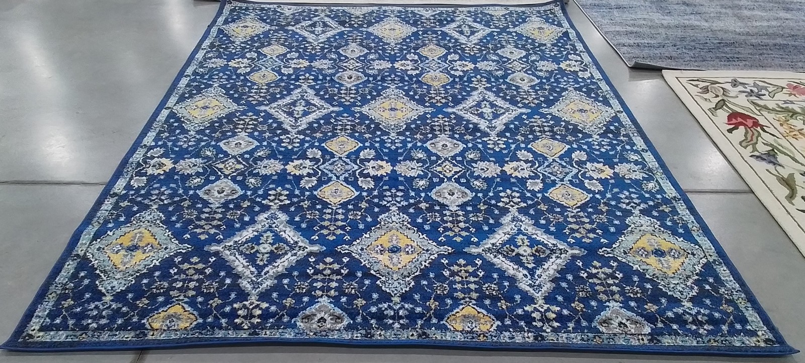 ROYAL / IVORY 8′-0″ x 10′-0″ Damaged Rug, Reduced Price 1172790827 EVK224A-8