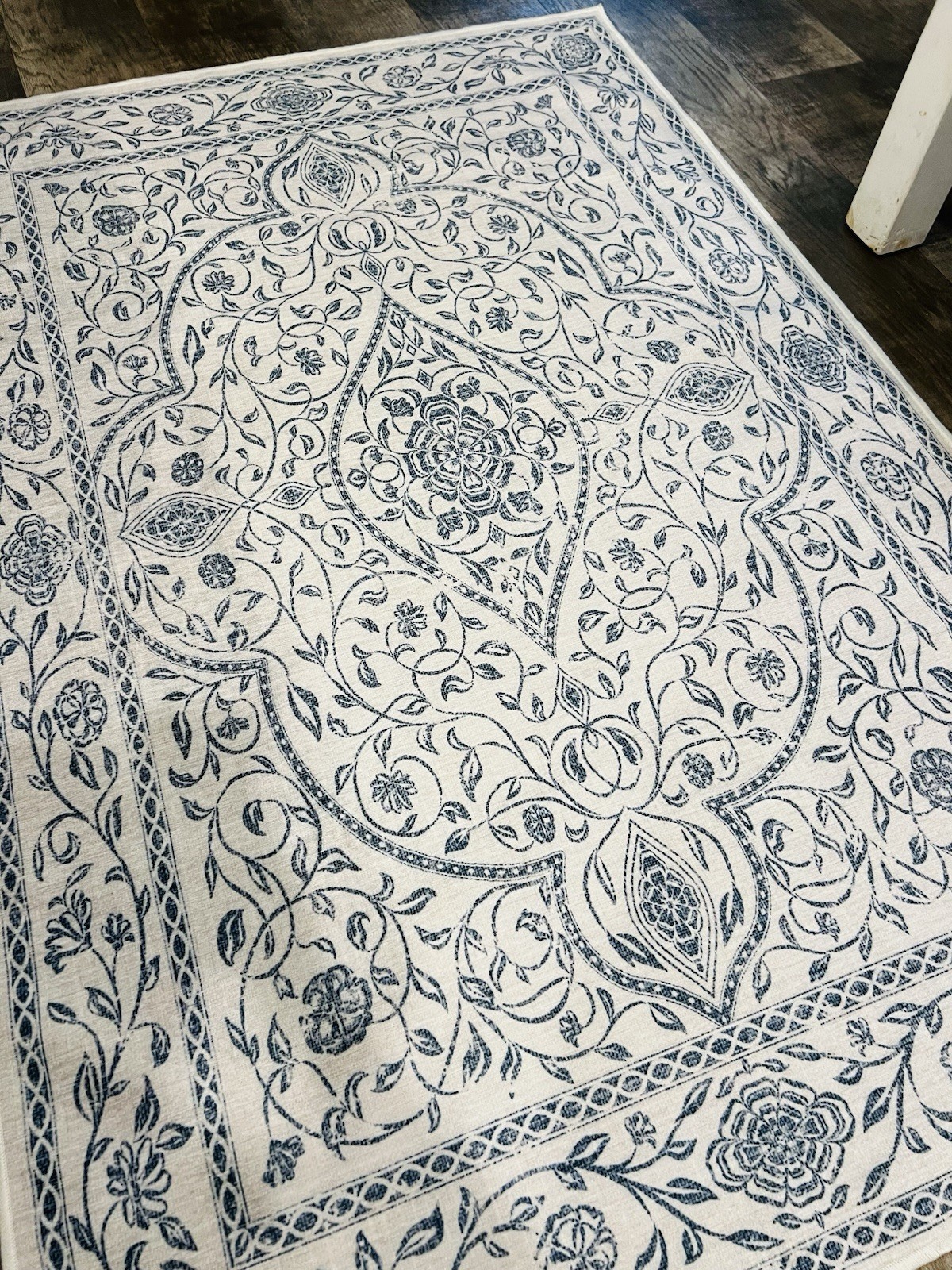 Ruggable 4×6 Area Rug No Pad Never Used New Machine Washable