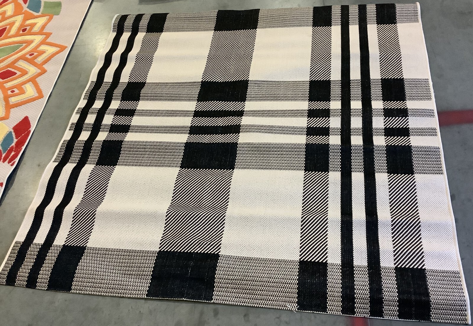 BLACK / BONE 5′-3″ x 5′-3″ Damaged Rug, Reduced Price 1172674266 CY6201-216-5SQ