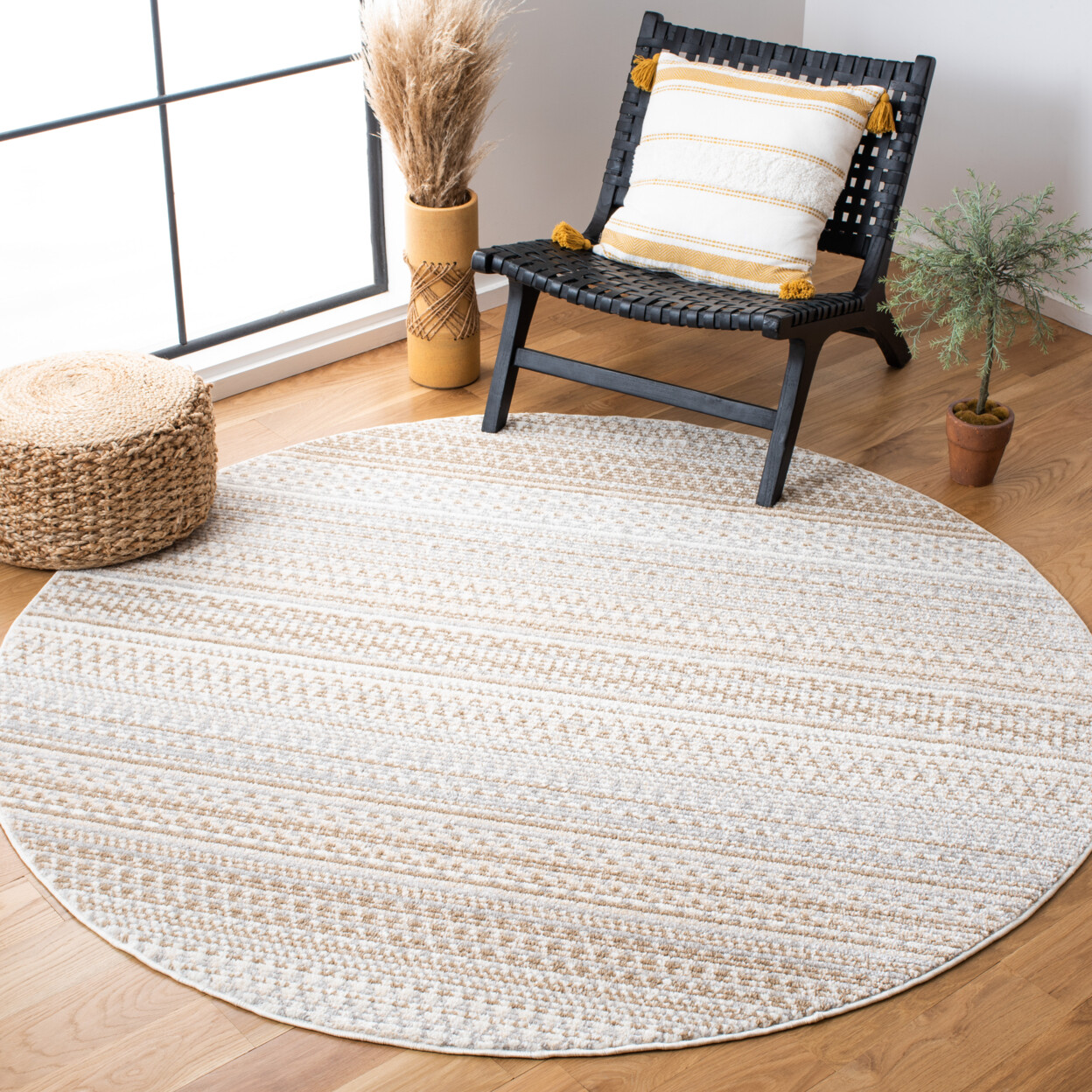 SAFAVIEH Sedona Collection SED819A Ivory / Beige Rug