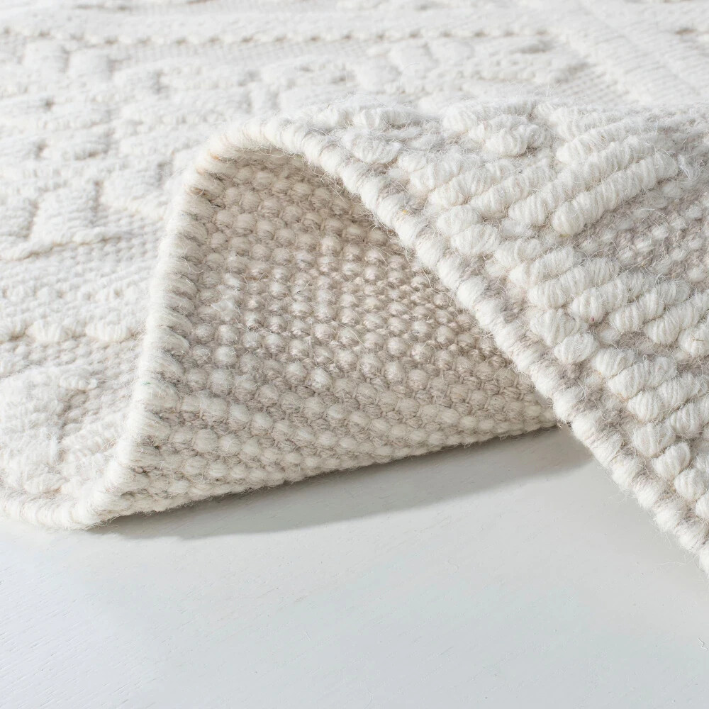 Lauren Ralph Lauren Wyatt Area Rug- Ivory – 3′ x 5′