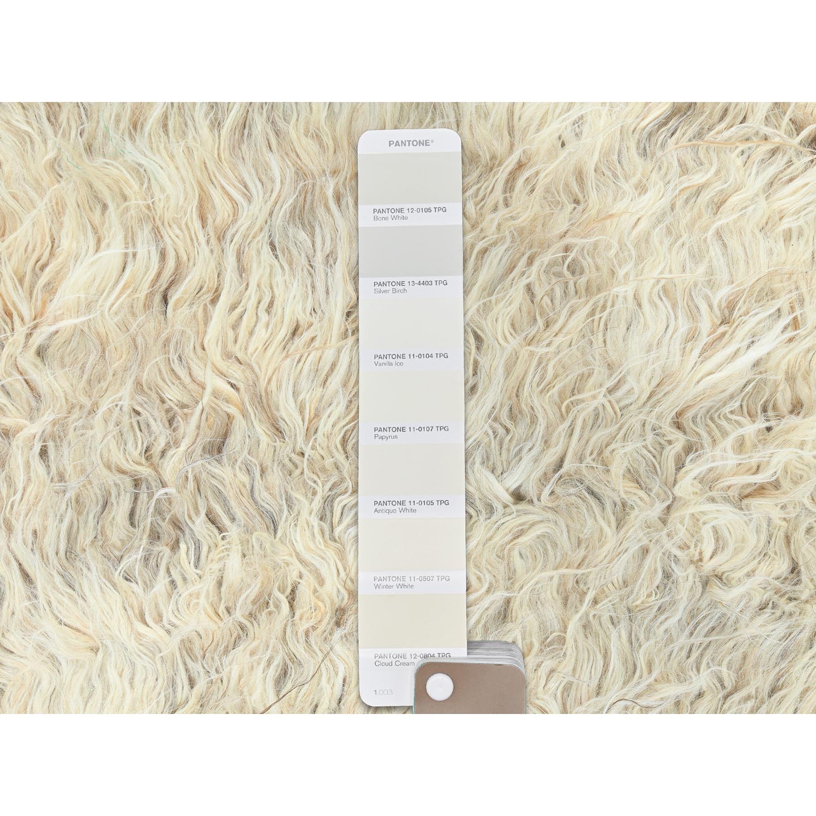 3’1″ x 5’3″ Beige Shaggy Moroccan Undyed Natural Wool Hand Knotted Rug R82570