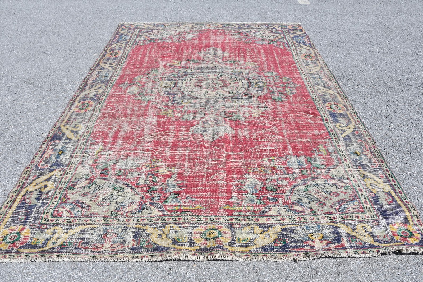 Vintage Oversize Rug 6,9×10,9 ft (209×331 cm), Turkish Red Bordered Rug