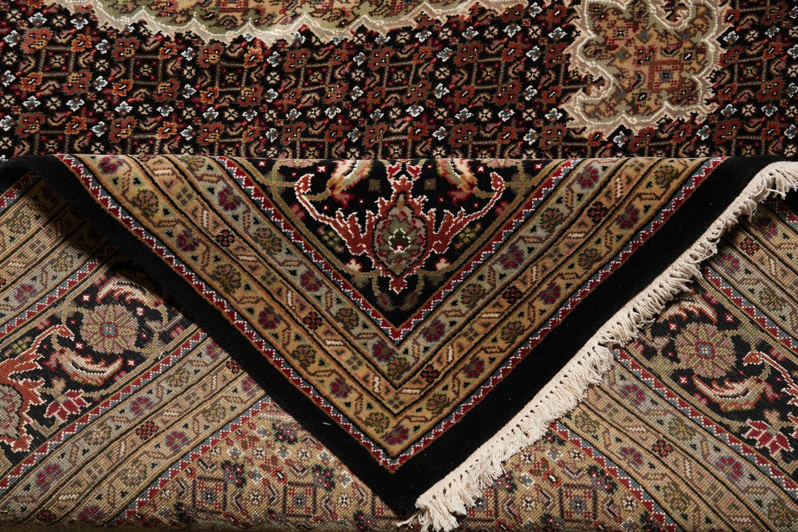 8.2 x 9.9 Beautiful Quality Wool and Silk Handmade Mahii Tabriiz Rug #F-4466