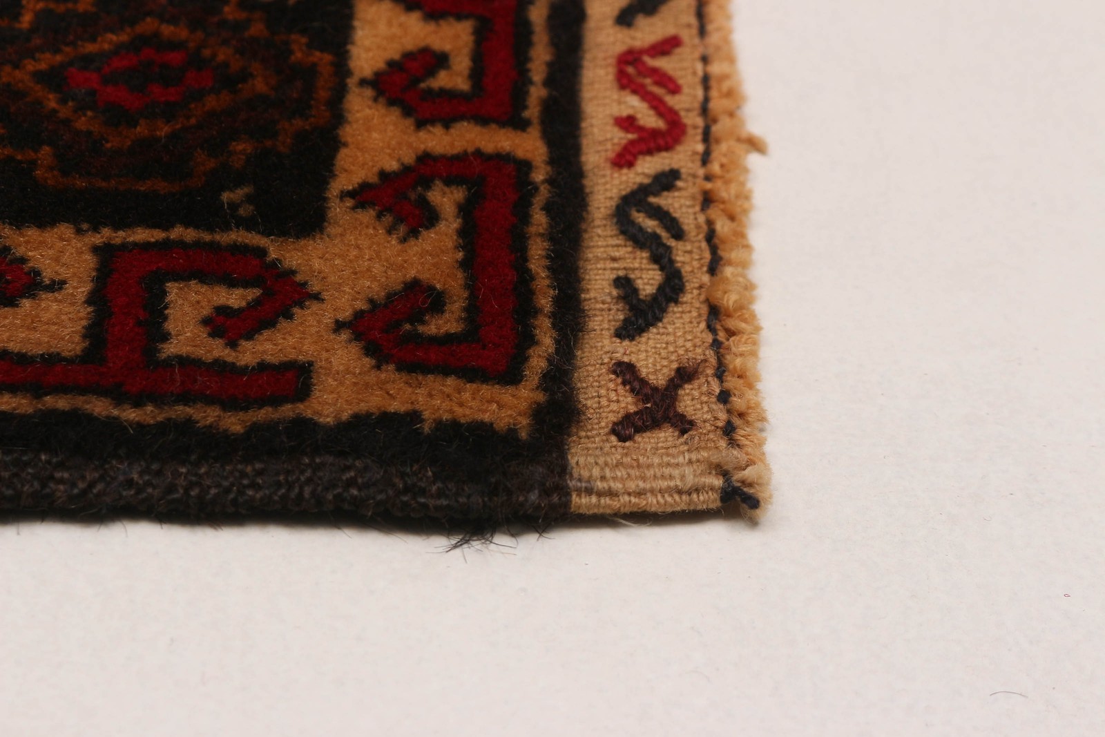 Vintage 4’1″ x 6’3″ Traditional Hand Knotted Vegetable Dye Wool Area Rug