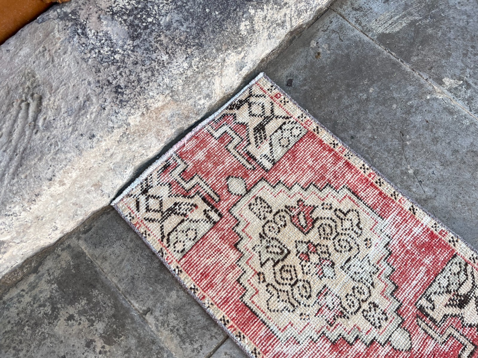 Vintage Turkish Oushak Rug 1.5×2.5 ft Small Red Anatolian Wool Door Mat