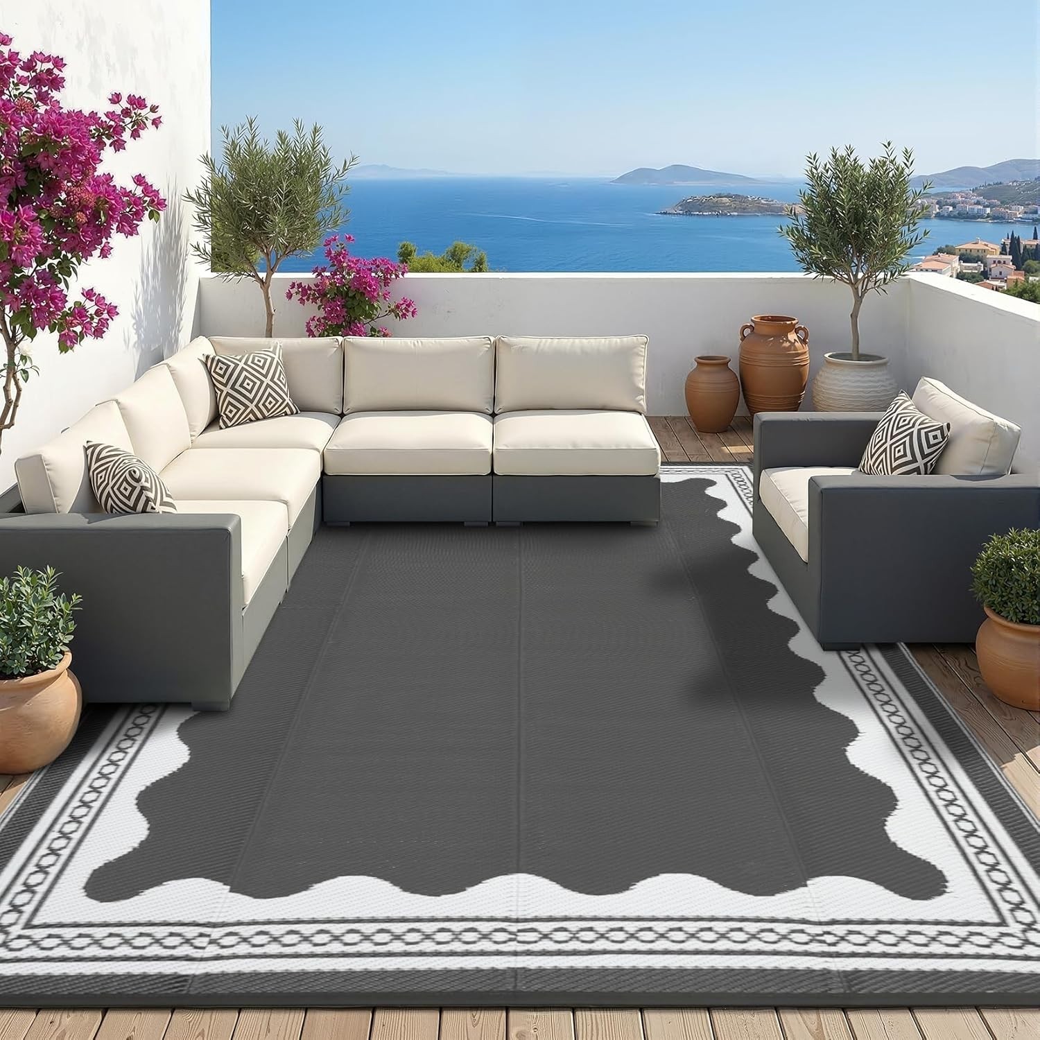 Versatile 6′ x 9′ Scalloped Area Rug – Ideal for Camping and Outdoor Spaces