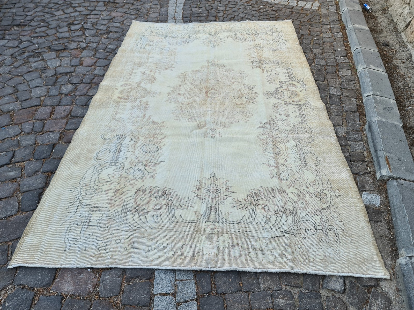 Vintage Turkish Rug 5.7×9.2 ft | Hand-Knotted Anatolian Area Carpet | Distressed