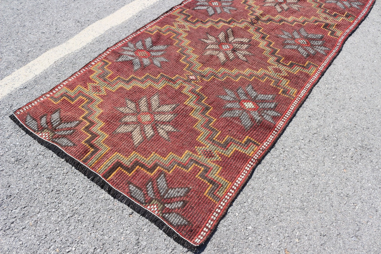 Vintage Area Rug 4×9,3 ft (123×283 cm), Kilim Red Oriental Turkish Rug