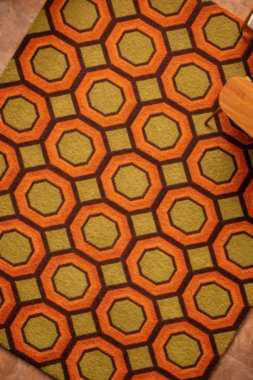 Hand Tufted Mid Century Modern Rug – 70s Hexagon Pattern, Burnt Orange & Green