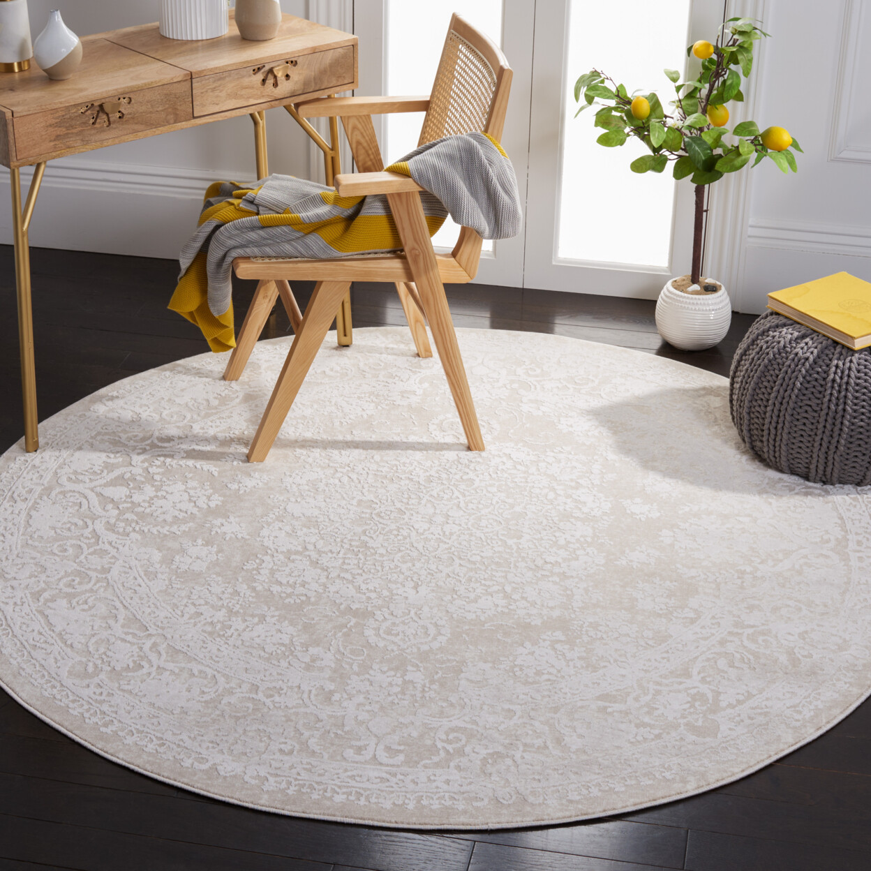 SAFAVIEH Reflection Collection RFT664D Creme / Ivory Rug