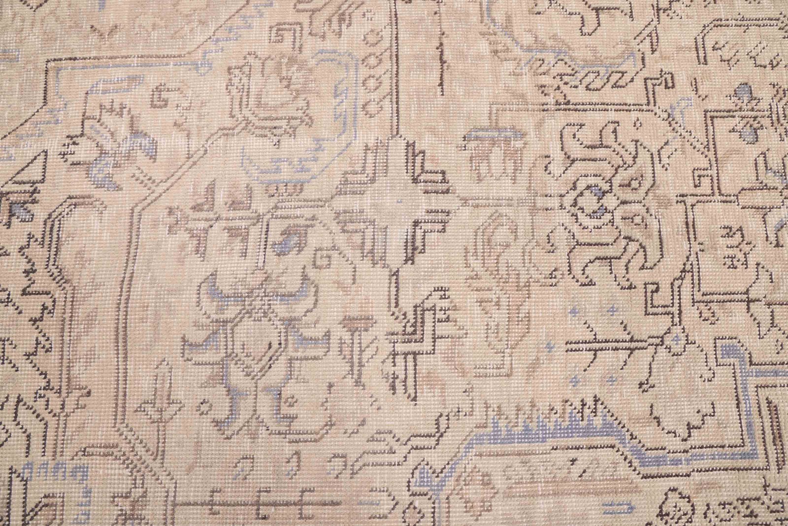 Vintage 8’0″ x 10’11” Traditional Hand Knotted Vegetable Dye Wool Area Rug