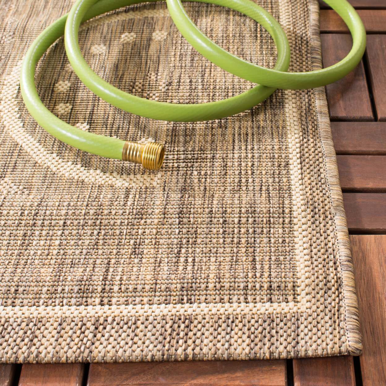 SAFAVIEH Outdoor CY1906-3009 Courtyard Brown / Natural Rug