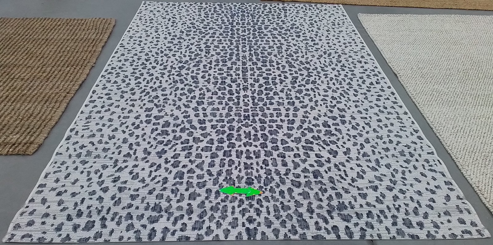 IVORY / NAVY 6′-7″ x 9′-6″ Stained Rug, Reduced Price 1172808988 CY8505-53412-6