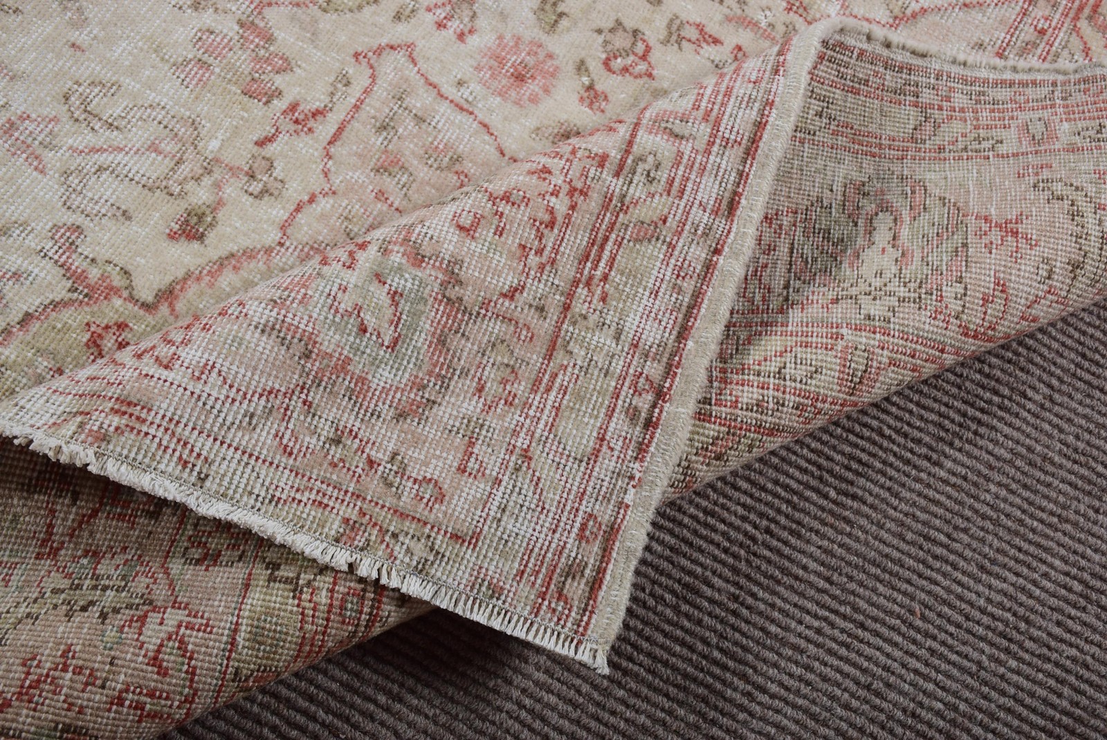 Vintage Turkish Rug 6,7×9,4 ft (205×288 cm), White Red Handmade Rug