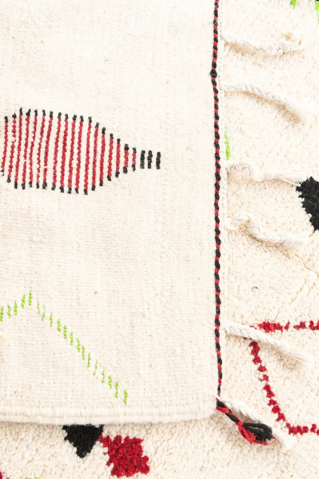 Modern Design Moroccan Rug Color Black, Red, Green Handmade Carpet Rug
