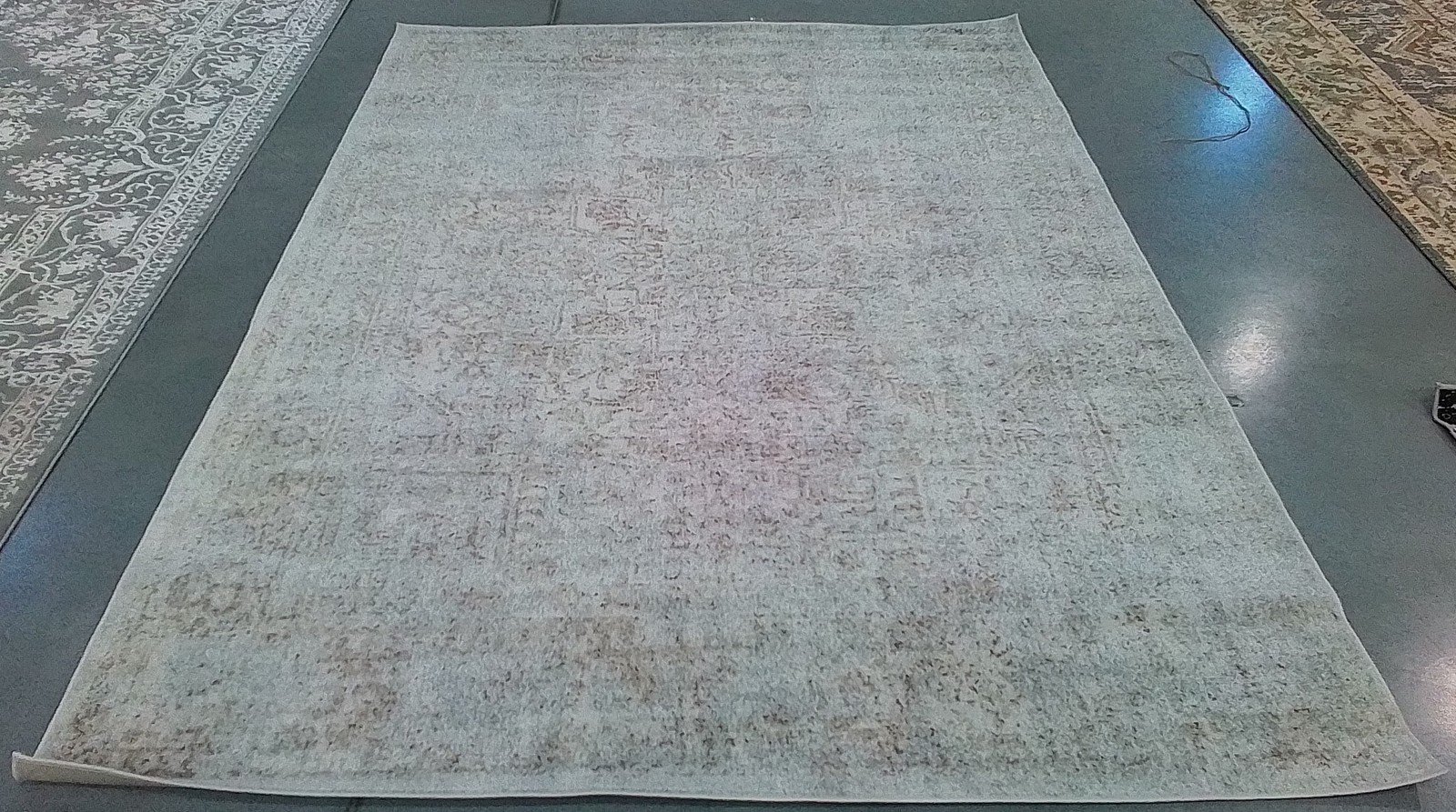IVORY / TAUPE 6′-7″ x 9′-0″ Back Stain Rug, Reduced Price 1172805192 EVK256E-6