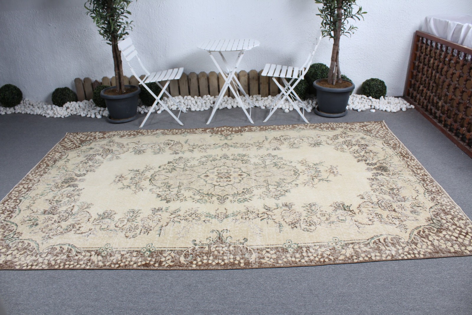 Vintage Turkish Large Rug 6,2×9,9 ft, Brown White Oriental Rug