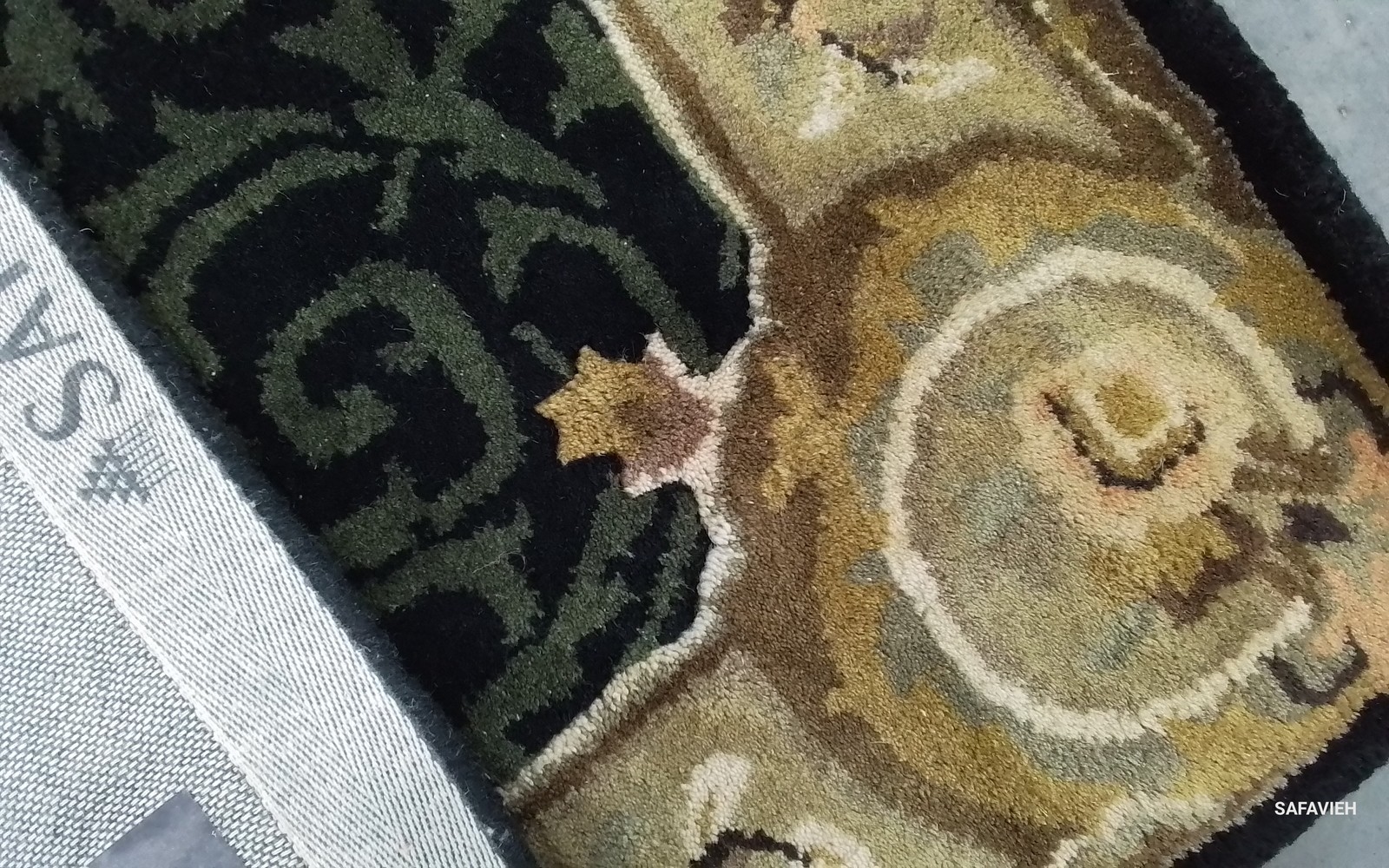 ASSORTED 4′-0″ x 6′-0″ Damaged Binding Rug, Reduced Price 1172791831 EM414B-4