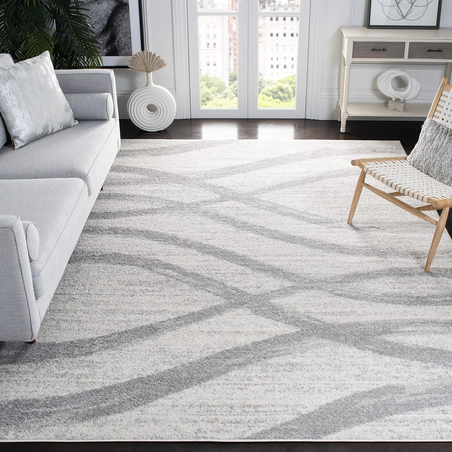 Chic Stain Resistant Area Rug 8×10 – Cream & Grey, Ideal for Living Spaces