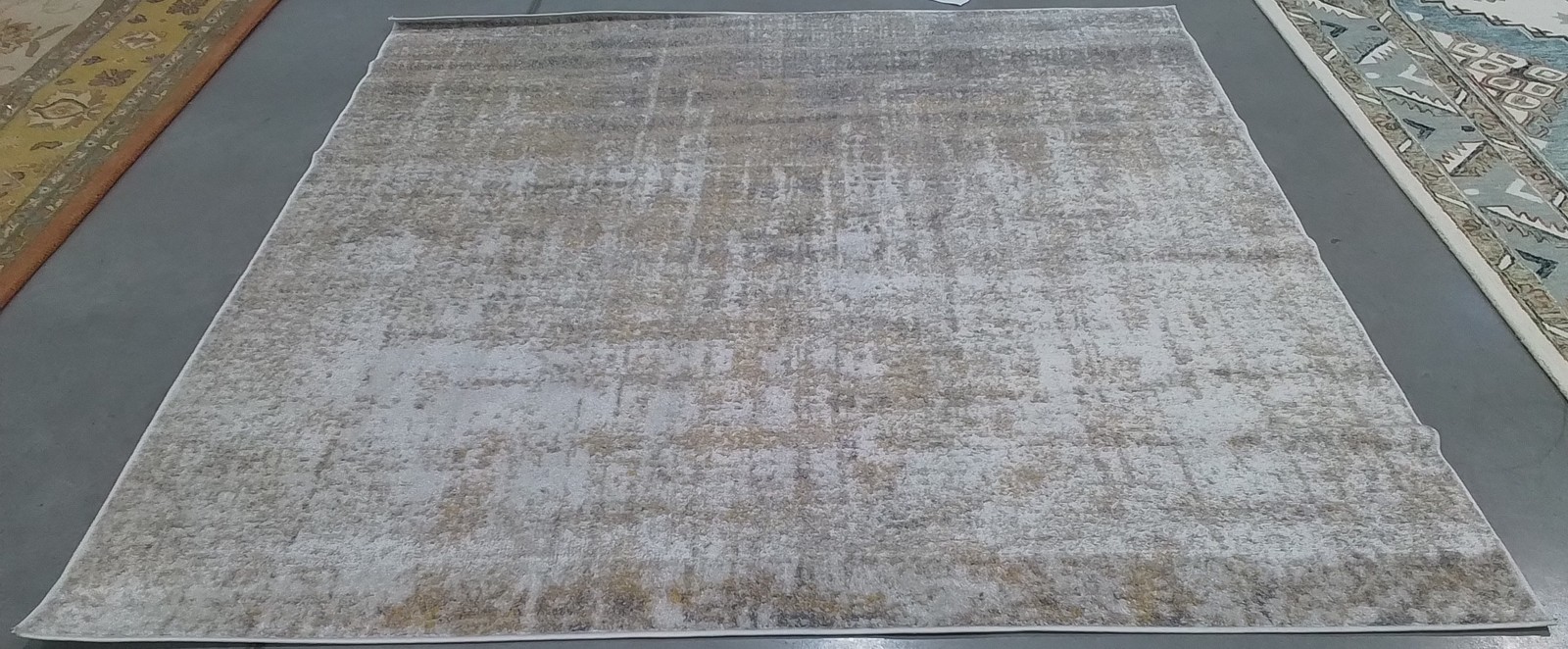 CREME / GOLD 8′-0″ x 8′-0″ Back Stain Rug, Reduced Price 1172805797 ADR207A-8SQ