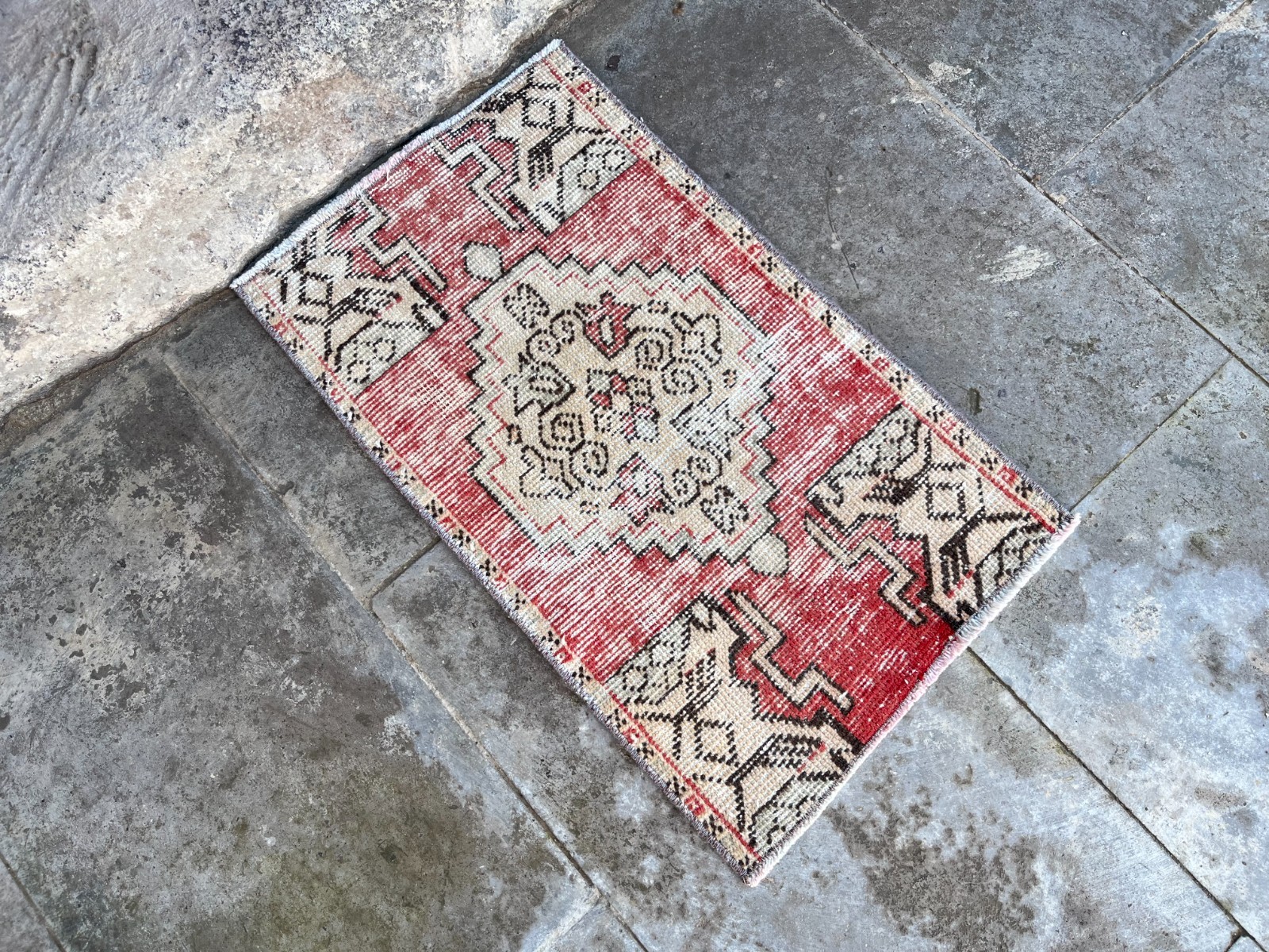 Vintage Turkish Oushak Rug 1.5×2.5 ft Small Red Anatolian Wool Door Mat