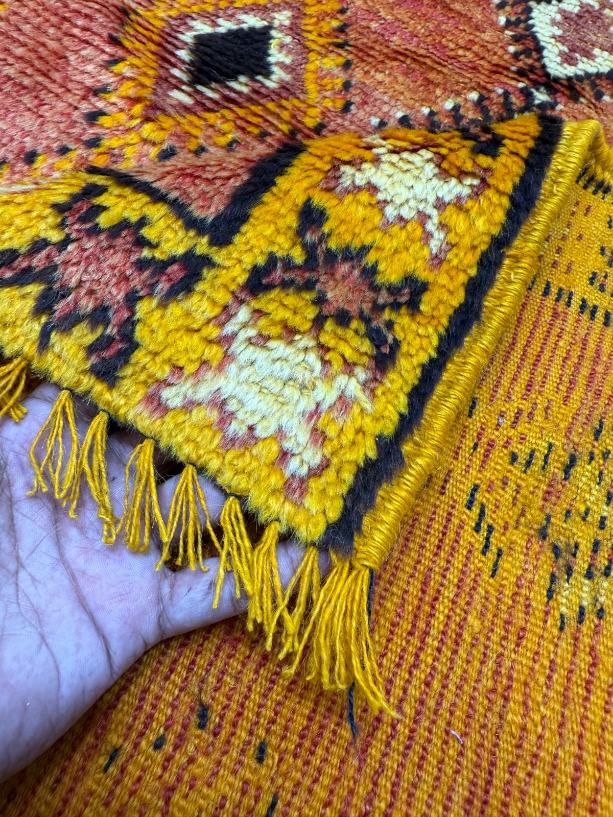 Vintage Fabulous Hand Knotted Moroccan Wool Rug Carpet Floor Area 136×97 Cm