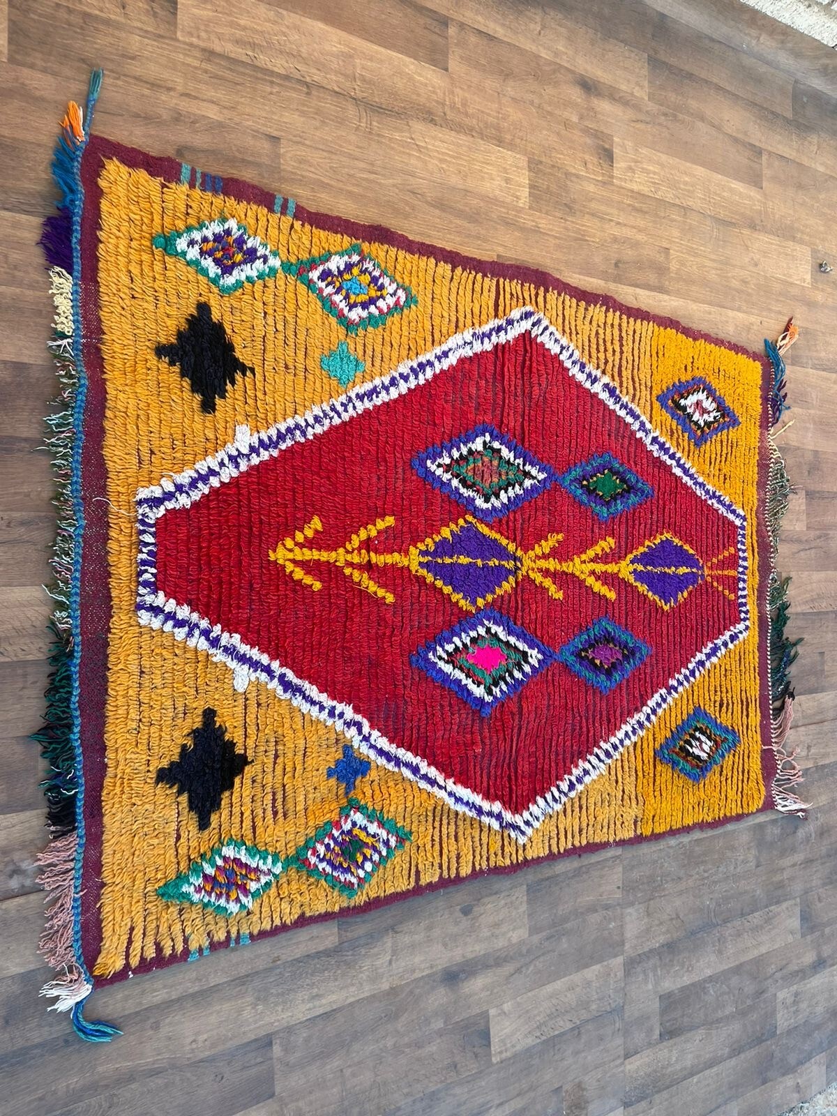 5,7X4FT ,Magnifiques tapis Azilal en jaune et rouge, tapis Azilal jaune, tapis