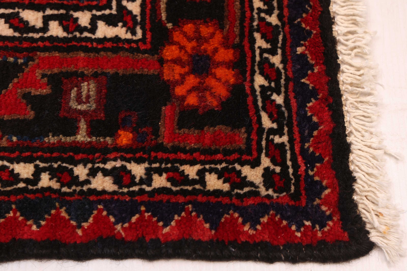 Vintage Hand-Knotted Area Rug 4’4″ x 8’11” Traditional Oriental Wool Carpet