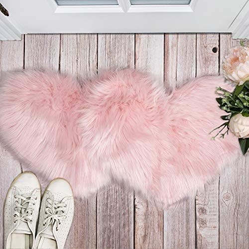 Charming Heart-Shaped Faux Fur Rugs – 12×16 Inch for Jewelry & Nail Art Displays