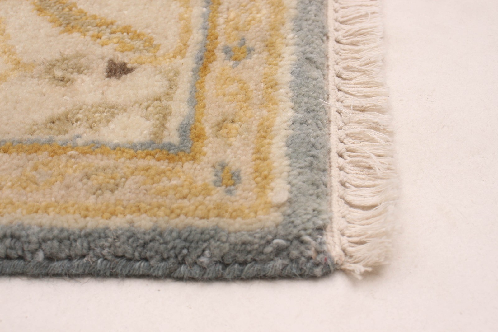 Traditional Hand-knotted Wool Oriental Carpet 4’0″ x 6’0″ Area Rug