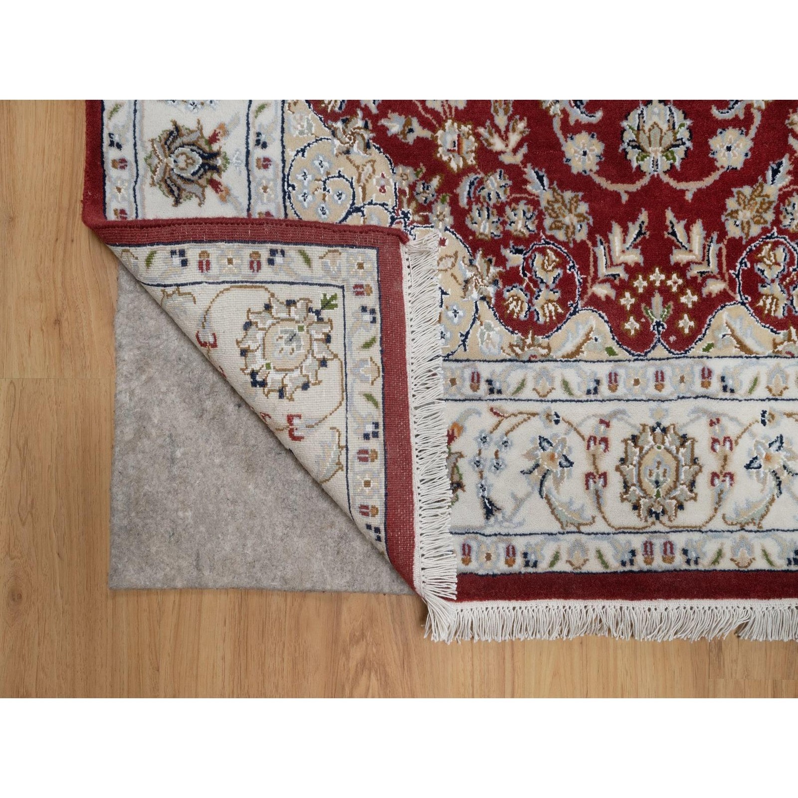 4’x6’1″ Red Nain Medallion Design Hand Knotted Wool and Silk 250 KPSI Rug R91530